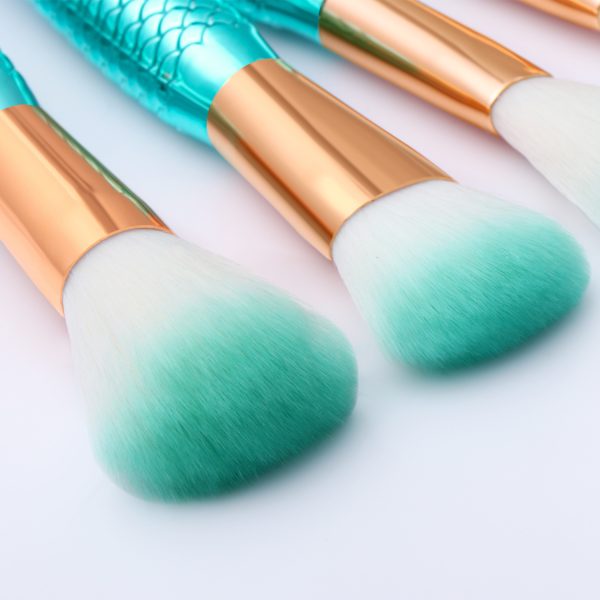 Mermaid Shaped Makeup Brushes - Image 4